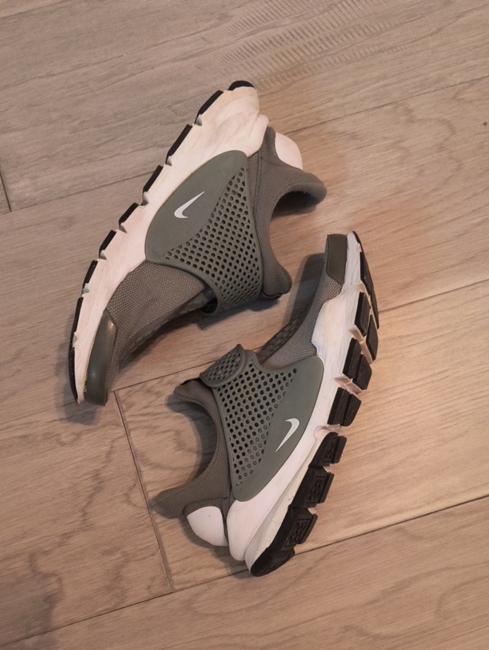 Nike Tennis Shoes